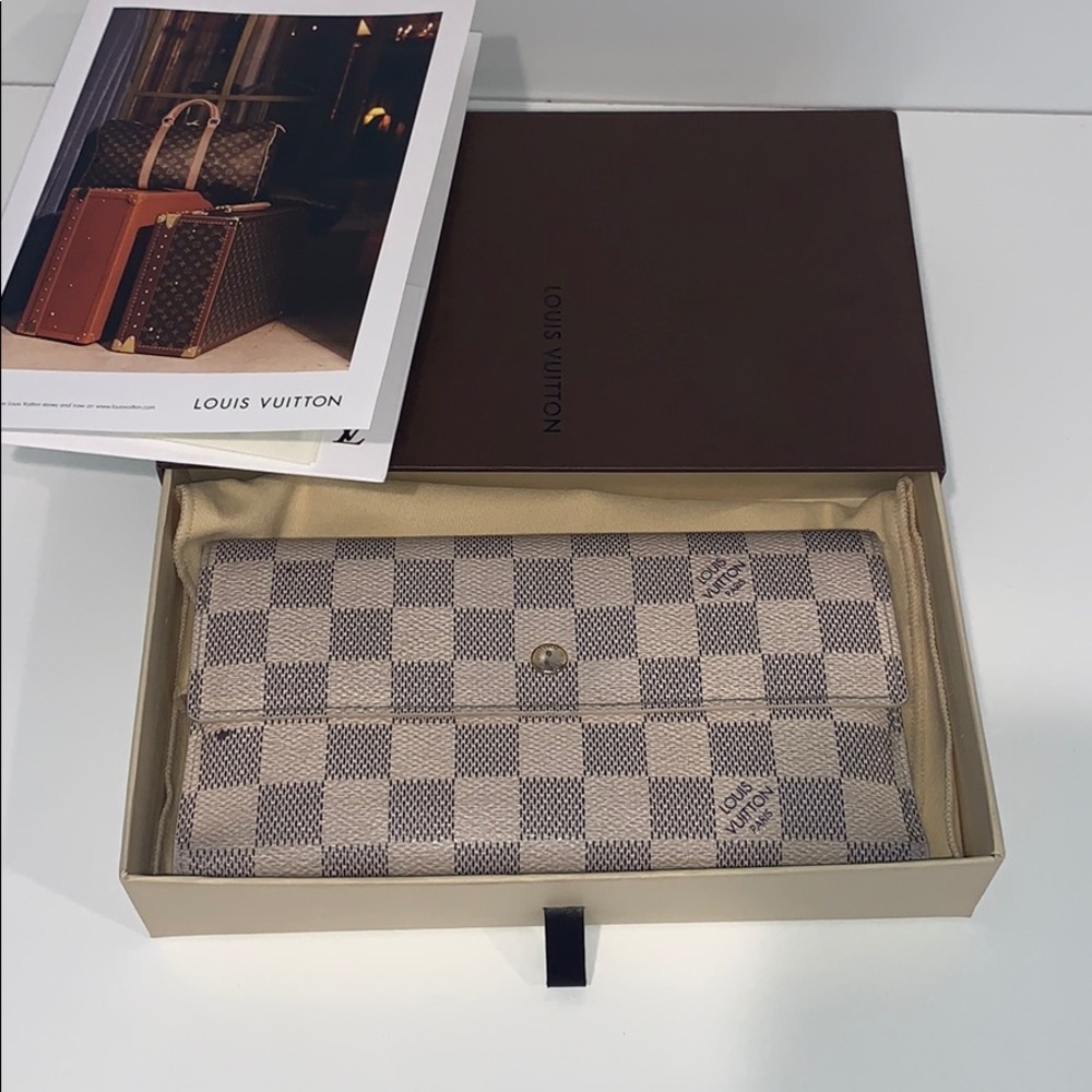 Louis Vuitton Damier Azul Wallet.